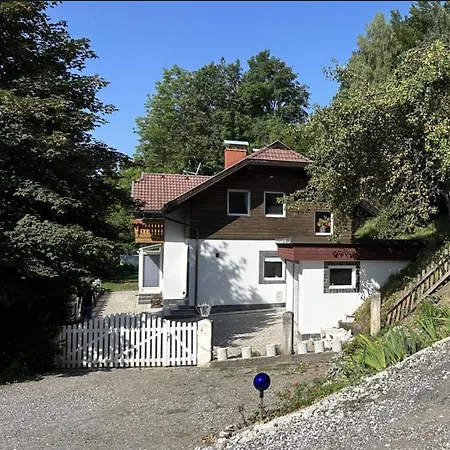 Vila Riant Gelegen Ruime *